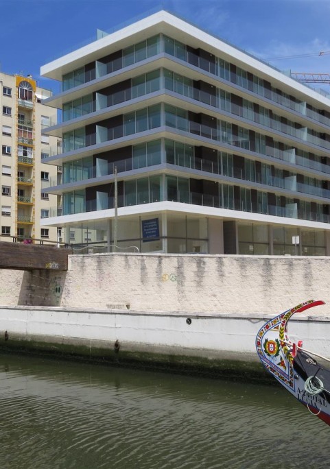 Edifício de Habitação e Comércio em Aveiro